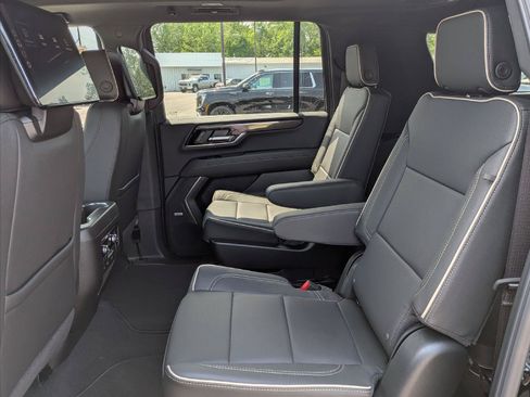 New 2026 GMC Yukon XL Elevation w/ Elevation Premium Package AWD/4WD image 23