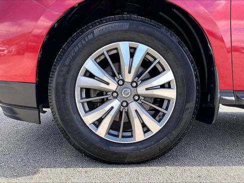 Used 2017 Nissan Pathfinder SV FWD image 35