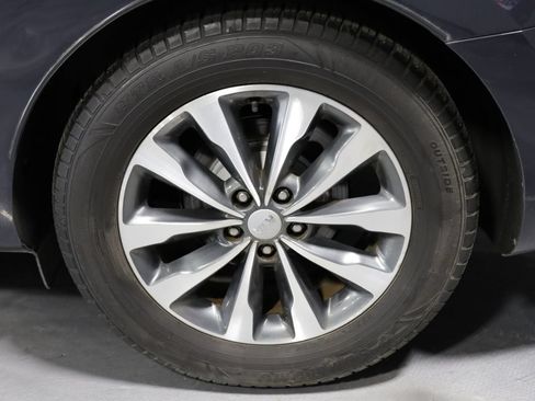 Used 2016 Kia Sedona SX FWD image 38