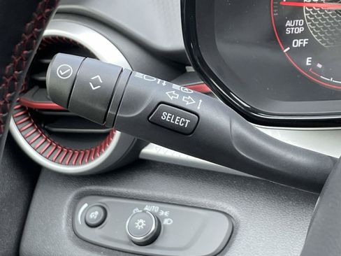 Used 2025 Chevrolet Trax RS w/ Driver Confidence Package FWD image 33