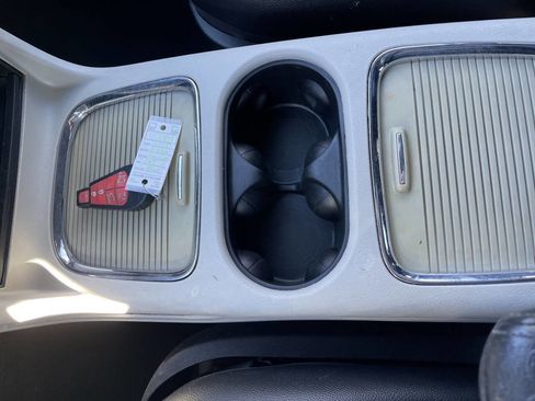 Used 2018 Dodge Grand Caravan SXT image 27