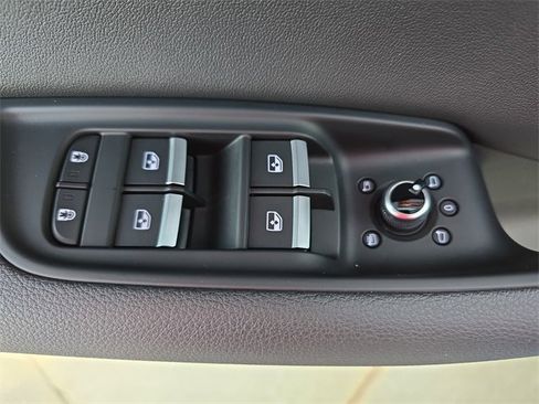 Used 2025 Audi Q7 2.0T Premium image 32