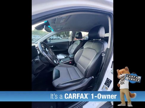 Used 2022 Kia Niro EX image 22