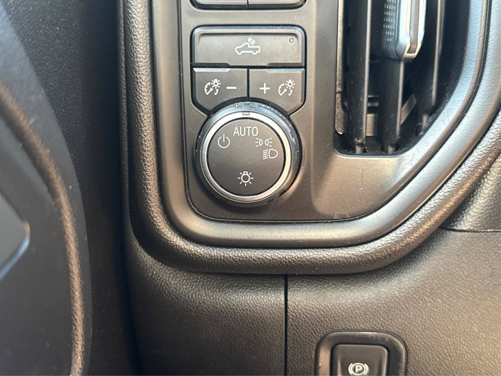 Used 2019 Chevrolet Silverado 1500 Custom Trail Boss w/ Custom Convenience Package AWD/4WD image 16