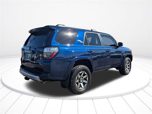 Used 2018 Toyota 4Runner TRD Off-Road image 12