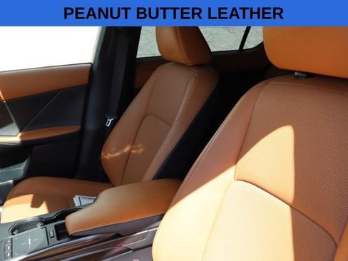 Used 2023 Lexus IS 300 w/ Comfort Package RWD image 17