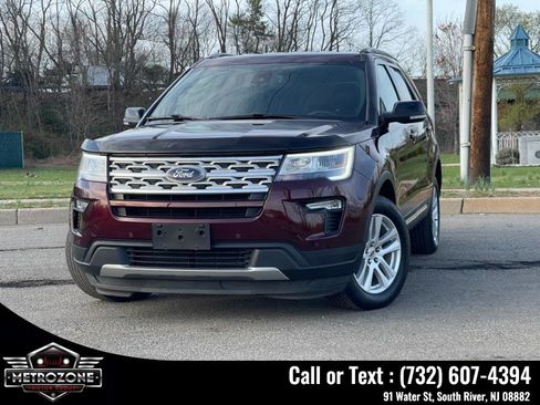 Used 2018 Ford Explorer XLT w/ Equipment Group 202A AWD/4WD image 25
