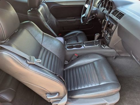 Used 2009 Dodge Challenger R/T RWD image 12