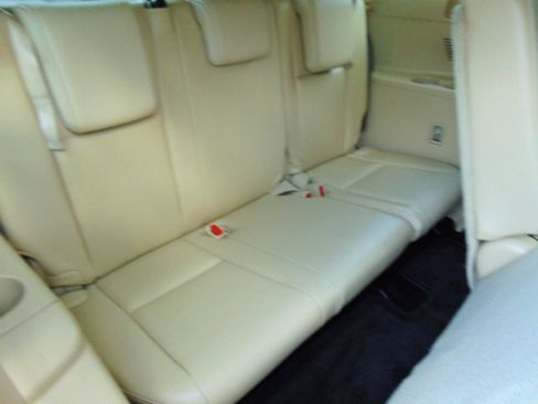 Used 2016 Toyota Highlander XLE FWD image 16