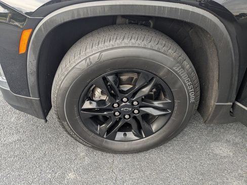 Used 2023 Chevrolet Traverse LT FWD image 10