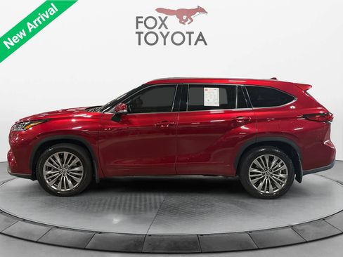 Used 2021 Toyota Highlander Platinum AWD/4WD image 3
