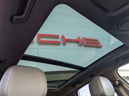 Used 2024 Porsche Cayenne S image 25