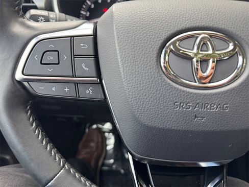 Used 2021 Toyota Highlander XLE image 29