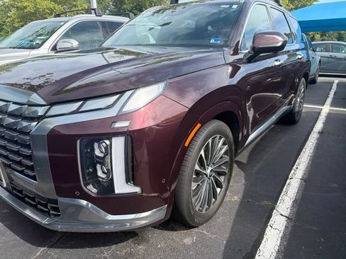 Used 2023 Hyundai Palisade Calligraphy FWD image 3