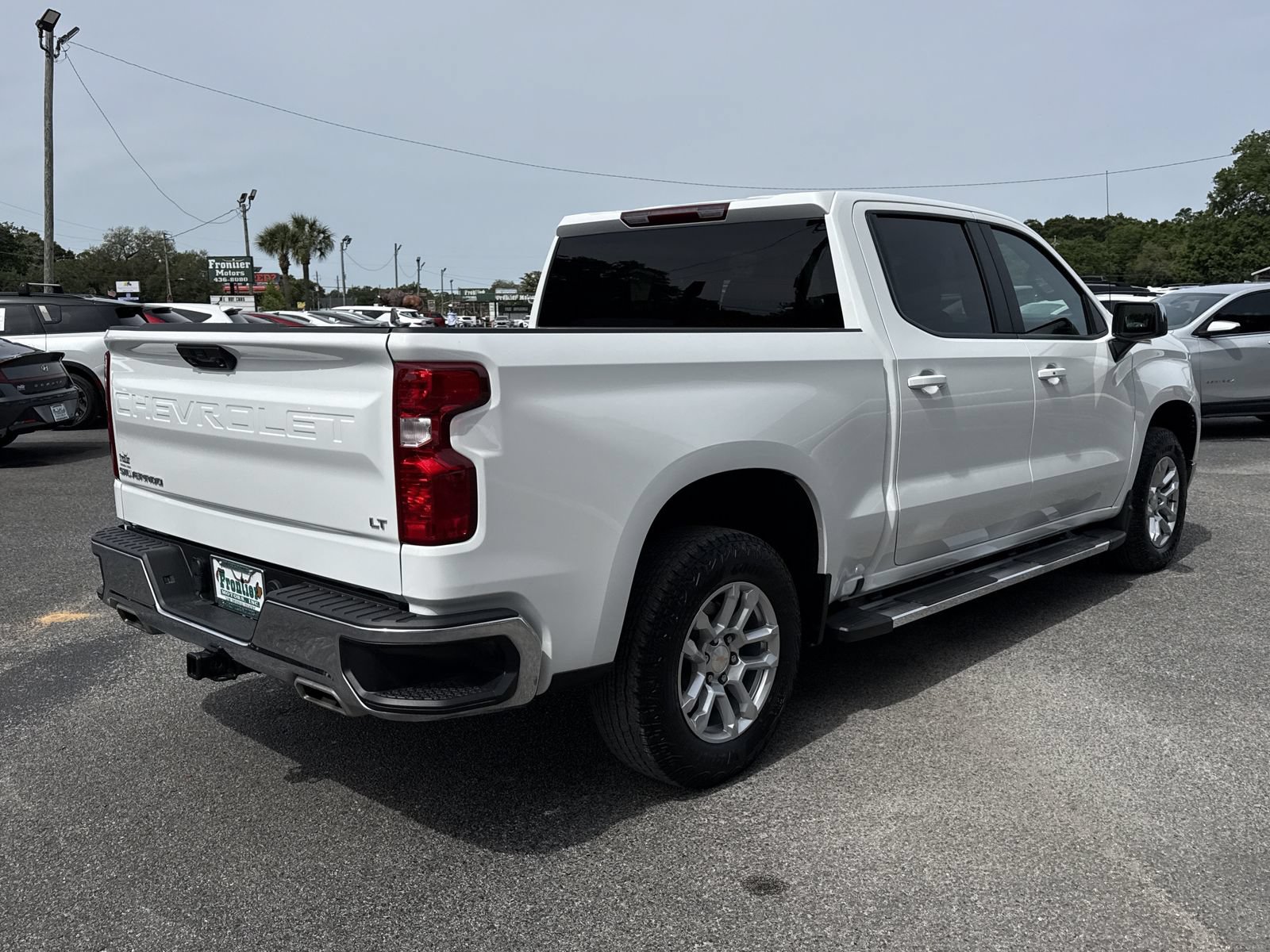Used 2025 Chevrolet Silverado 1500 LT AWD/4WD image 5
