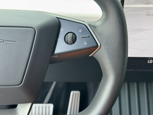 Used 2024 Tesla Cybertruck AWD Crew Cab image 28