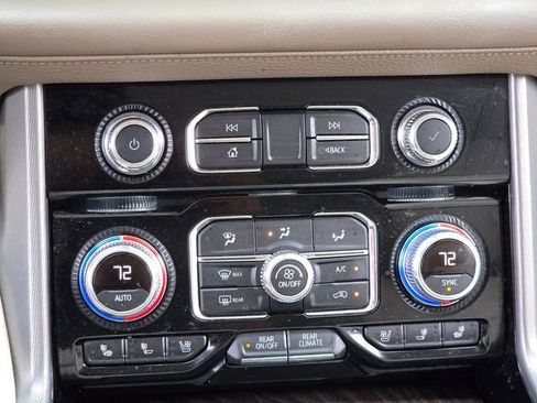 Used 2022 GMC Yukon Denali AWD/4WD image 18
