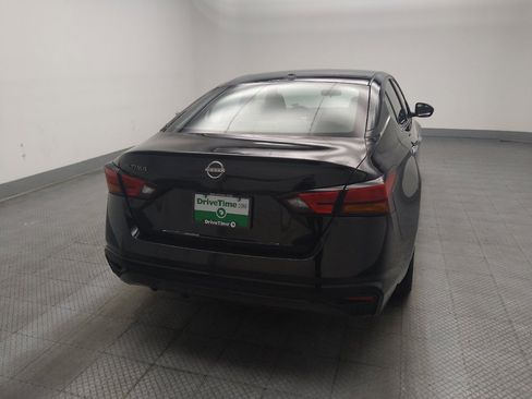 Used 2025 Nissan Altima 2.5 SV FWD image 7
