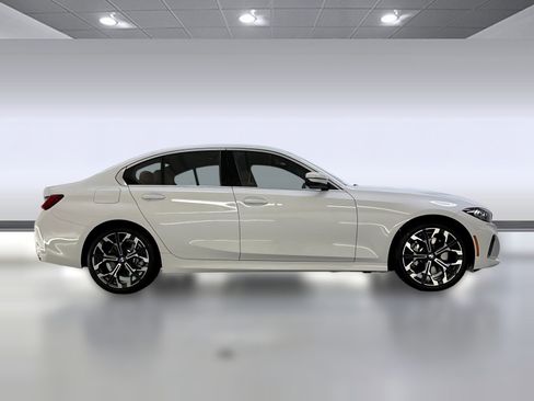 Used 2026 BMW 330i Sedan w/ Premium Package image 8