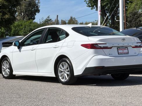 Certified 2025 Toyota Camry LE image 5