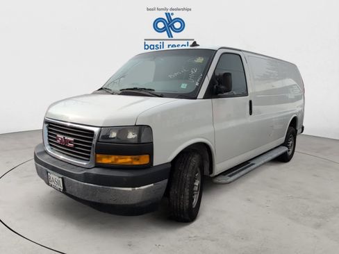 Used 2023 GMC Savana 2500 image 3