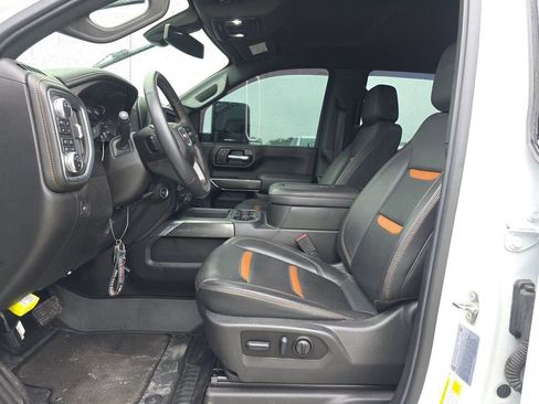 Used 2022 GMC Sierra 2500 AT4 w/ AT4 Preferred Package AWD/4WD image 7