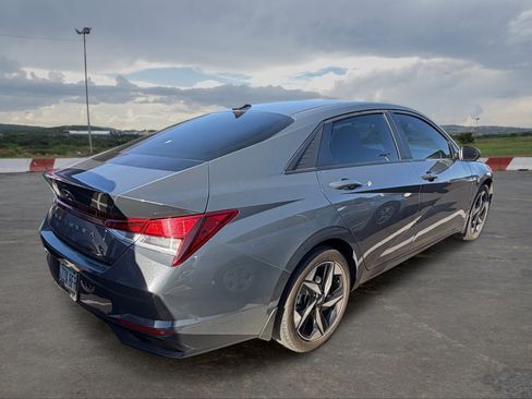 Used 2023 Hyundai Elantra SEL w/ Convenience Package FWD image 3