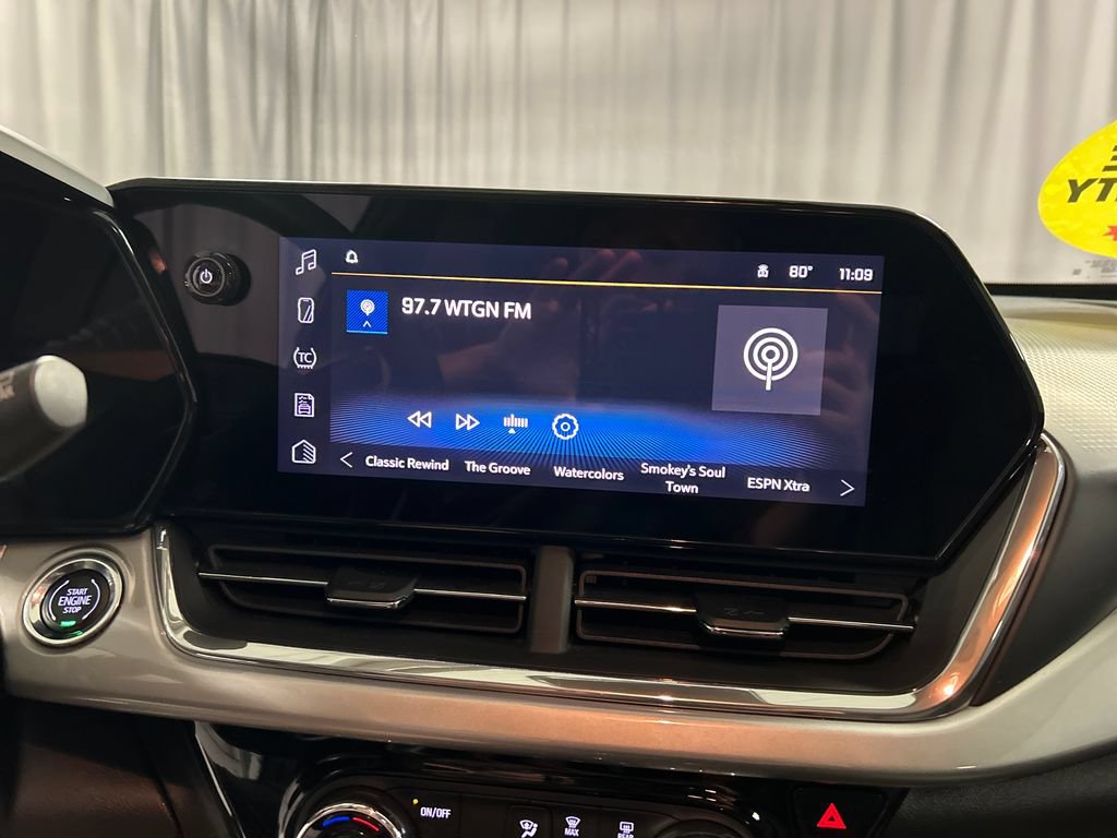 Used 2025 Chevrolet Trax LT FWD image 16