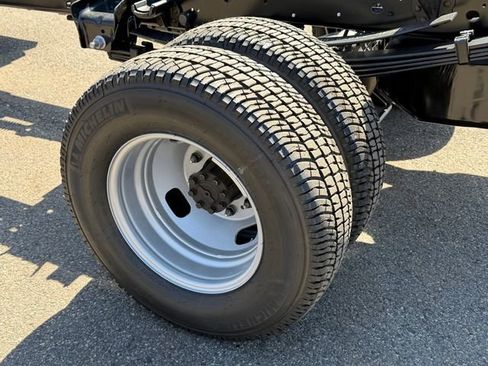 New 2026 Ford F350 4x4 Regular Cab DRW Super Duty image 22