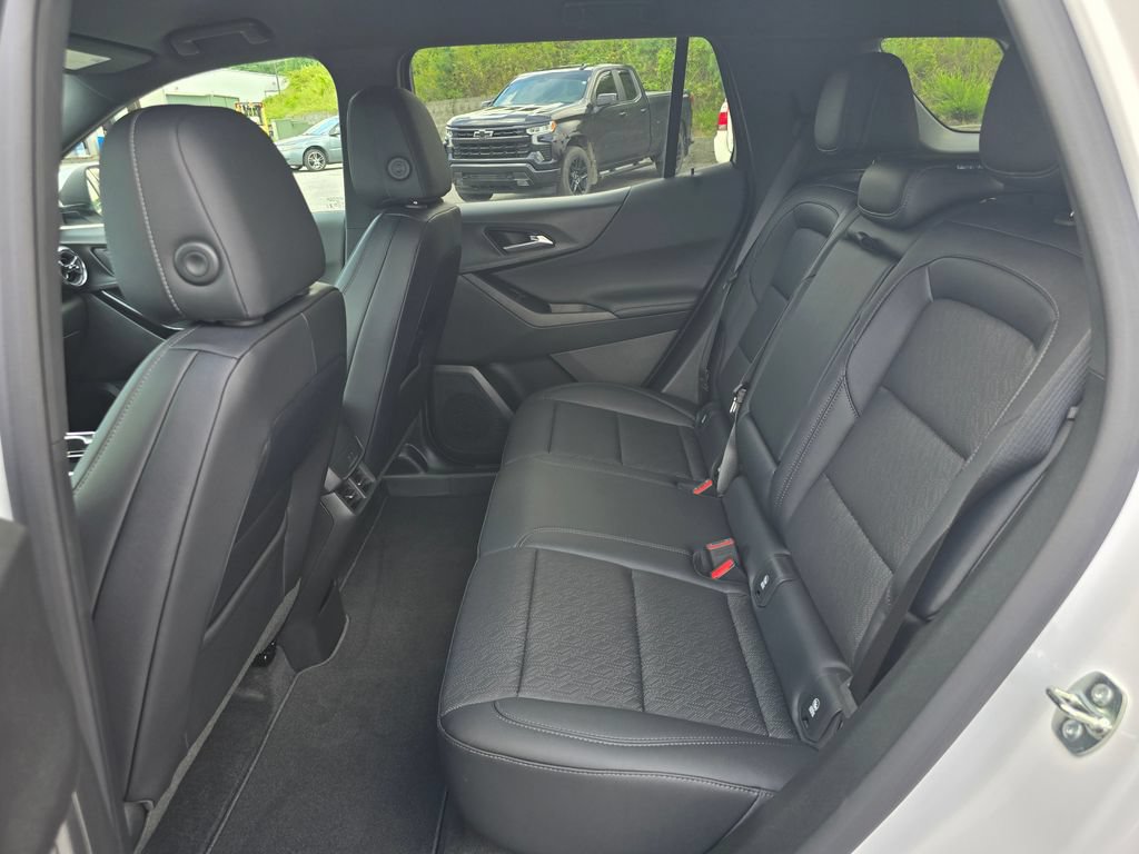 New 2026 Chevrolet Equinox LT w/ Convenience Package II FWD image 11