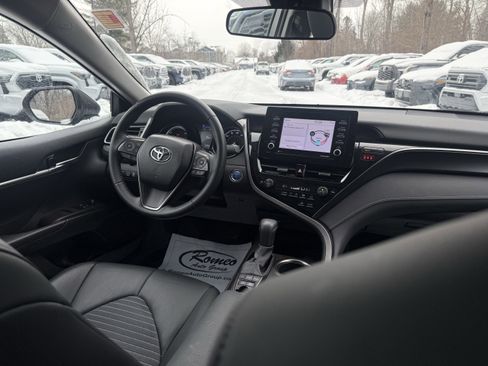 Used 2022 Toyota Camry SE image 14