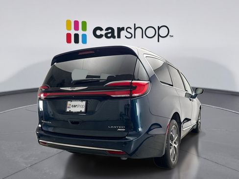 Used 2022 Chrysler Pacifica Limited AWD/4WD image 5