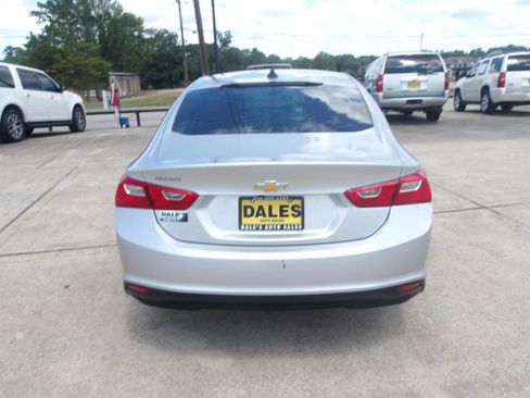 Used 2018 Chevrolet Malibu LS FWD image 12