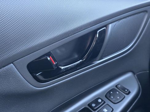 Used 2018 Hyundai Kona Limited image 10