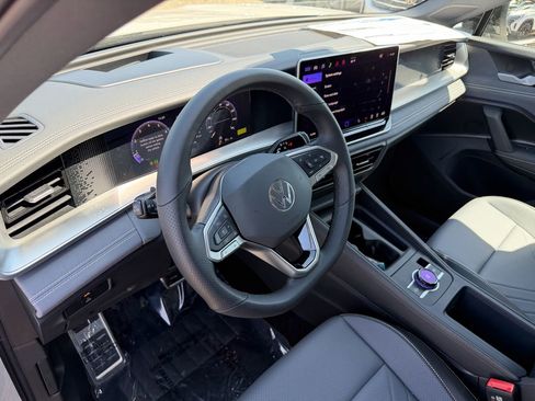 New 2026 Volkswagen Tiguan SE R-Line AWD/4WD image 12