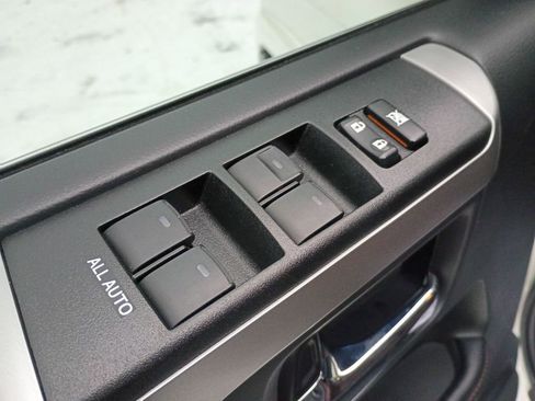 Used 2020 Toyota 4Runner image 11