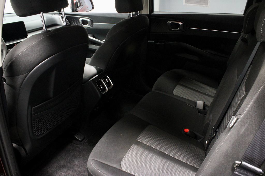 Used 2024 Kia Sorento LX FWD image 20
