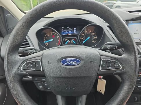 Used 2017 Ford Escape SE w/ Equipment Group 201A FWD image 18