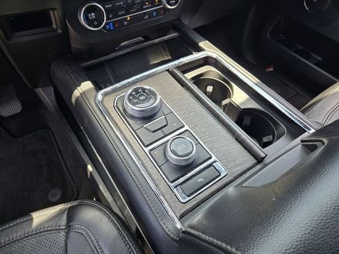 Used 2020 Ford Expedition Limited AWD/4WD image 19
