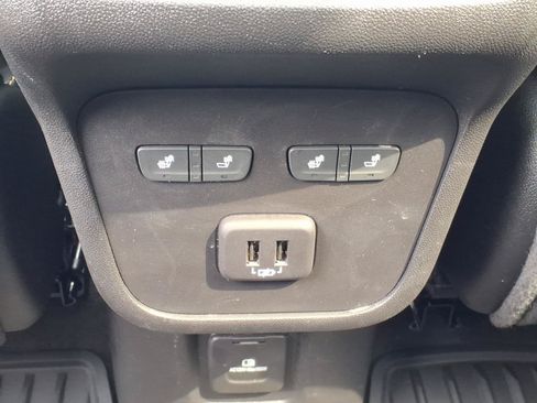 Used 2023 Chevrolet Equinox Premier AWD/4WD image 7