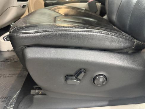 Used 2017 Chrysler Pacifica Touring-L image 10