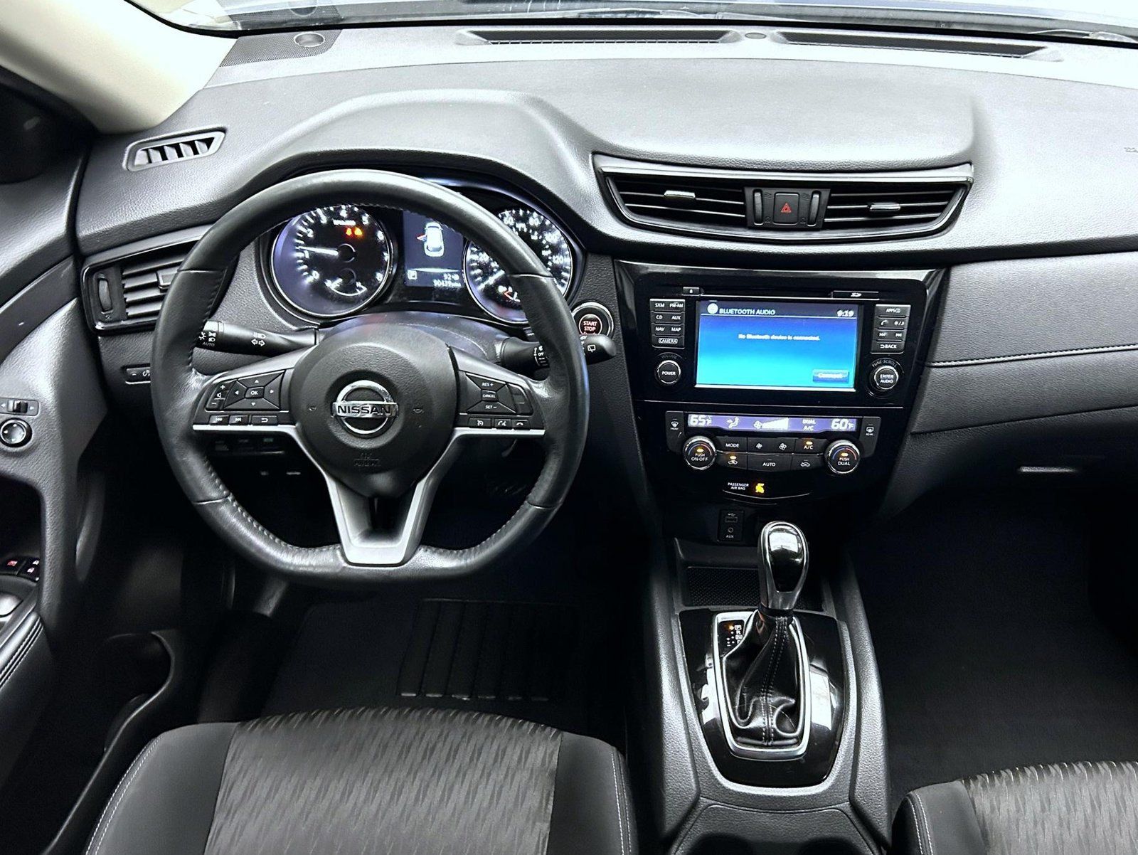 Used 2017 Nissan Rogue SV w/ SV Premium Package AWD/4WD image 14