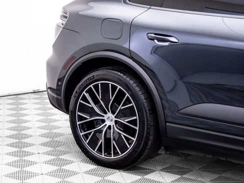 Certified 2024 Porsche Macan 4 Electric image 32