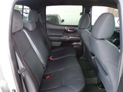 Used 2020 Toyota Tacoma TRD Off-Road image 25