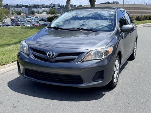 Used 2012 Toyota Corolla L FWD image 3