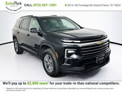 Used 2025 Chevrolet Traverse LT