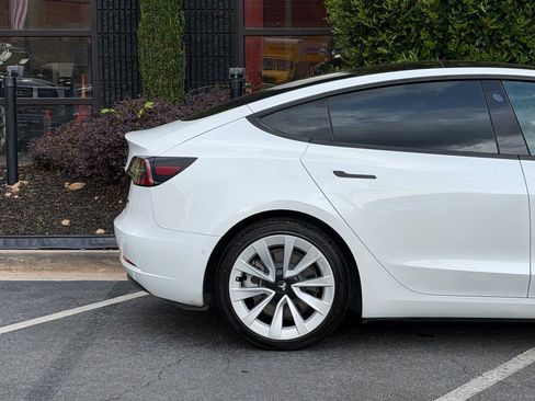 Used 2022 Tesla Model 3 Long Range AWD/4WD image 22