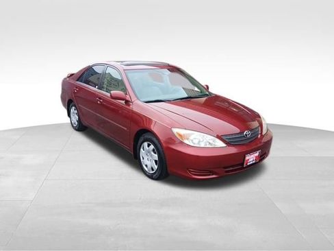 Used 2002 Toyota Camry XLE image 3