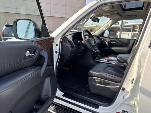 Used 2019 Nissan Armada Platinum w/ Interior Lighting Package AWD/4WD image 19