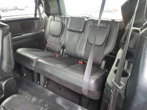 Used 2015 Chrysler Town & Country S FWD image 16